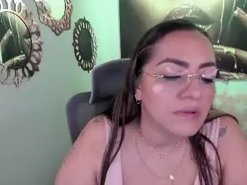 Chaturbate Live Sex Cam of marianalopez81