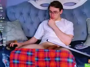 Chaturbate Live Sex Cam of simonwarner