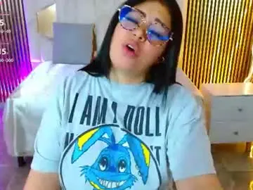 Chaturbate Live Sex Cam of martina_tay