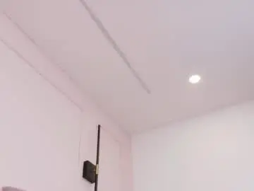 Chaturbate Live Sex Cam of mia_colllins