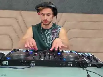 Chaturbate Free Porn Cam of axel_porn_1