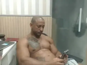 Chaturbate Live Sex Cam of hebertgomes