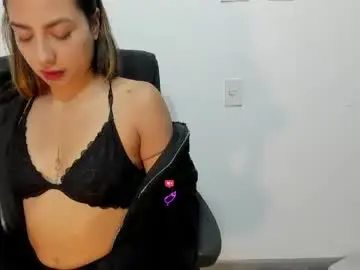 Chaturbate Live Sex Cam of love_anna_velvet