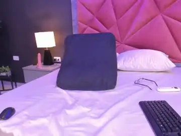 Chaturbate Free Live Porn of mia_milff