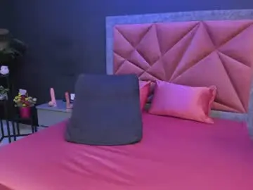 Chaturbate Best live sex cam show of mia_milff
