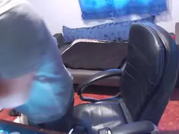 Chaturbate Live Sex Cam of ravingr3d3