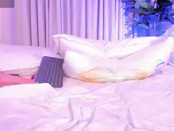 Chaturbate Nude Webcam of emily_roousee