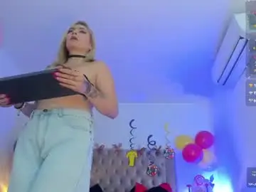 Chaturbate Sex Cam of candiegilson__