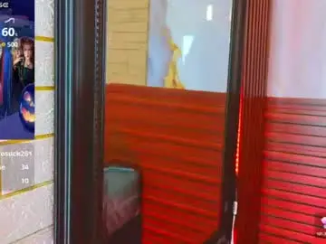 Chaturbate Live Sex Cam of mia_lunelle