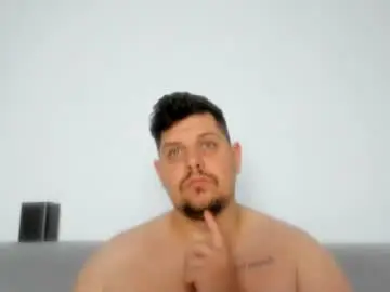 Chaturbate Sex Cam of famousboy1
