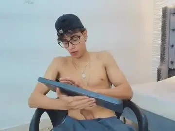 Chaturbate Adult Video Chat of lenny_knox2