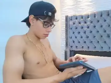 Chaturbate Free Live Porn of lenny_knox2