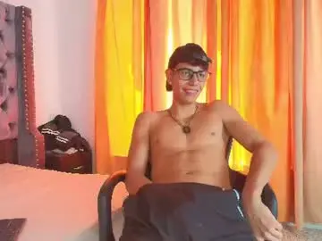 Chaturbate Watch Live Sex Cams of lenny_knox2