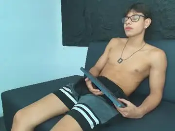 Chaturbate Adult Video Chat of lenny_knox2