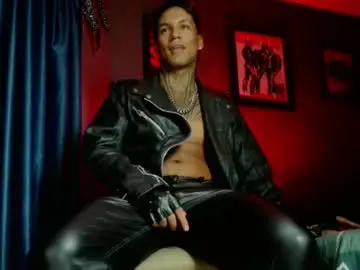 Chaturbate Live Porn of leonnardojaramillo