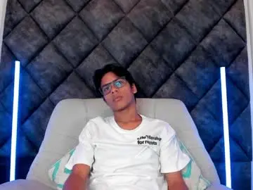 Chaturbate Best live sex cam show of liamkron