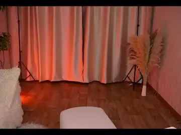 Chaturbate Free Live Porn of _madinameow_