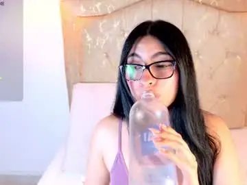 Chaturbate Live Sex Cam of laurenn_smitth
