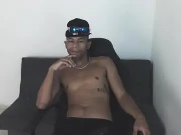 Chaturbate Live Sex Cam of alphas_latins