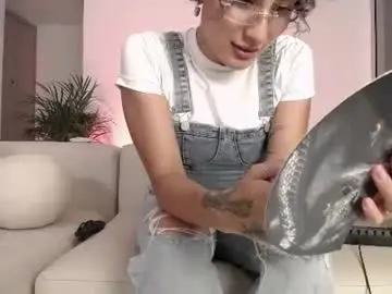 Chaturbate Free Porn Cam of varenka_ivanova22