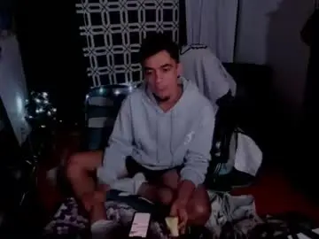 Chaturbate Live Sex Cam of brunocuttie94