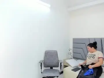 Chaturbate Live Sex Cam of angie_will
