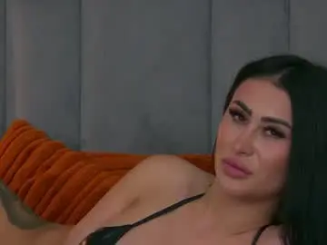 Chaturbate Live Sex Cam of emylaveau