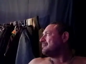 Chaturbate Live Sex Cam of lovejunkey211
