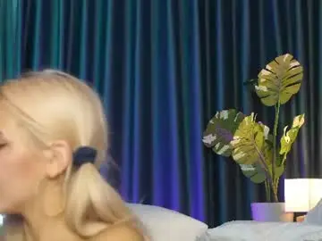 Chaturbate Live Sex Cam of milabunny_