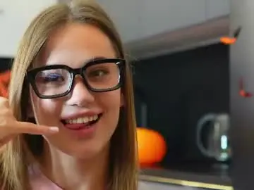 Chaturbate Free Porn Cam of quennacindy
