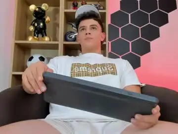 Chaturbate Free Live Porn of mikecooper_