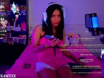 Chaturbate Live Porn of helia_n_amy