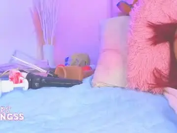 Chaturbate Live Sex Cam of caro_lovingss