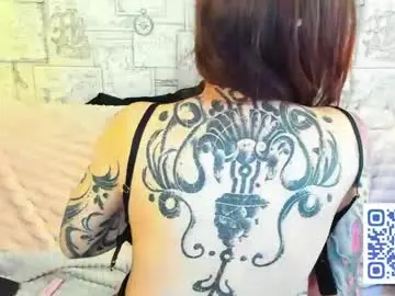 Chaturbate Live Sex Cam of krisdoeill