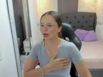 Chaturbate Live Sex Cam of lorelaigiven