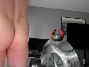 Chaturbate Live Sex Cam of phil_chambers