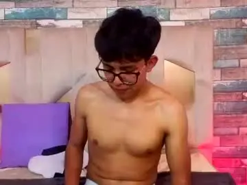 Chaturbate Live Sex Cam of sasan_tay