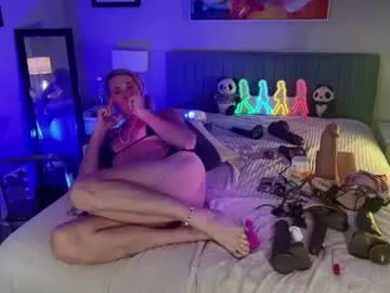 Chaturbate Live Porn of kristinsnowbunny