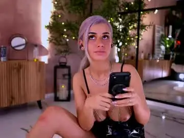 Chaturbate Live Sex Cam of serene_sophiex