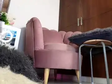 Chaturbate Live Sex Cam of alexa_candy_18