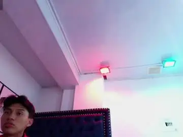 Chaturbate Sex Chat of julie_and_axel