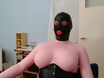 Chaturbate Live Sex of latex_doll_iris