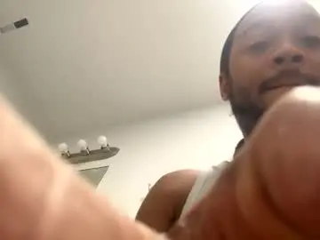 Chaturbate Nude Webcam of bigblkdick4wife2