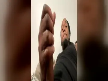 Chaturbate Nude Webcam of bigblkdick4wife2