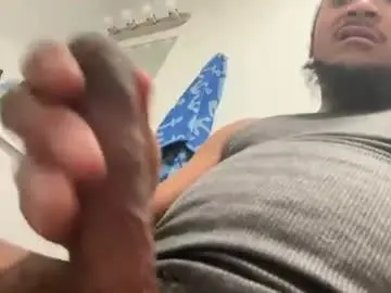 Chaturbate Live Sex Cam of bigblkdick4wife2