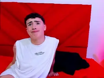 Chaturbate Sex Cam of chris18red