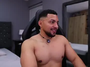 Chaturbate Best live sex cam show of loganmartinx