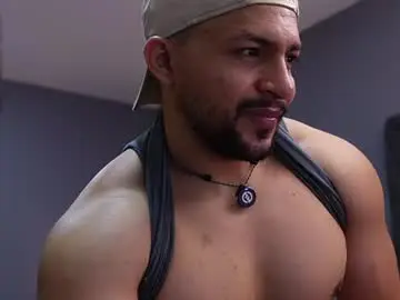 Chaturbate Live Sex Cam of loganmartinx