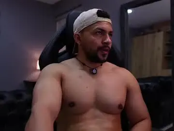 Chaturbate Live Sex Cam of loganmartinx