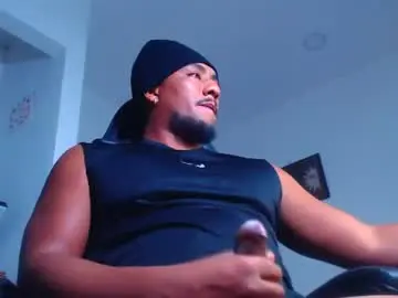 Chaturbate Live Sex Cam of yosoy_enzo2020